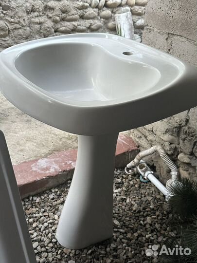 Ванна железная 3500,раковина 1500