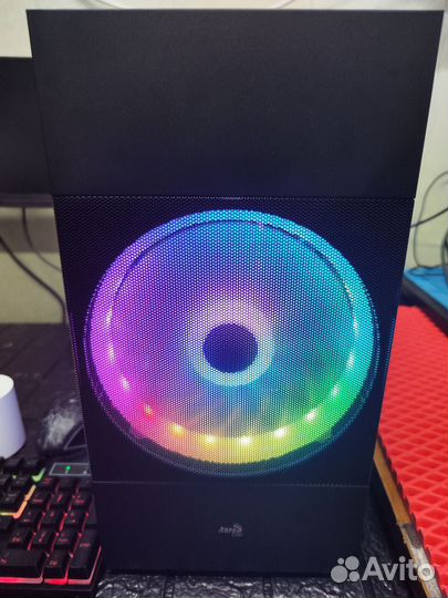 Игровой компьютер с монитором