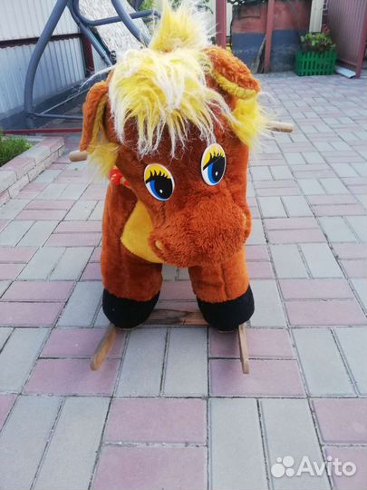 Лошадь качалка