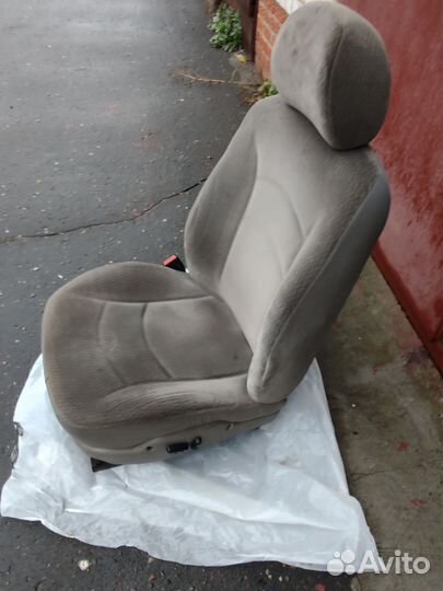 Сидения передние и задний диван Додж Стратус 2