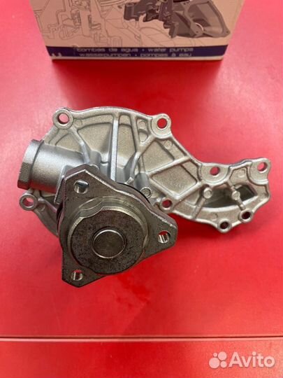 Помпа Audi 80/100, VW Golf/Passat