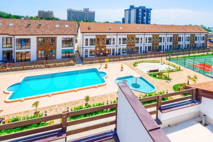 Таунхаус 150 м² на участке 5 сот.