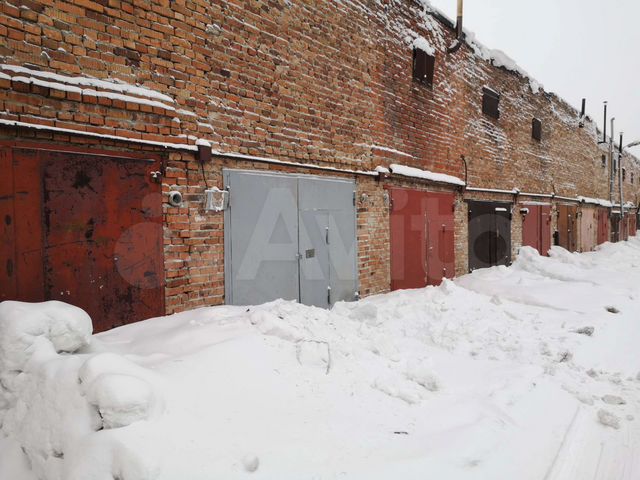 Гараж, > 30 м²