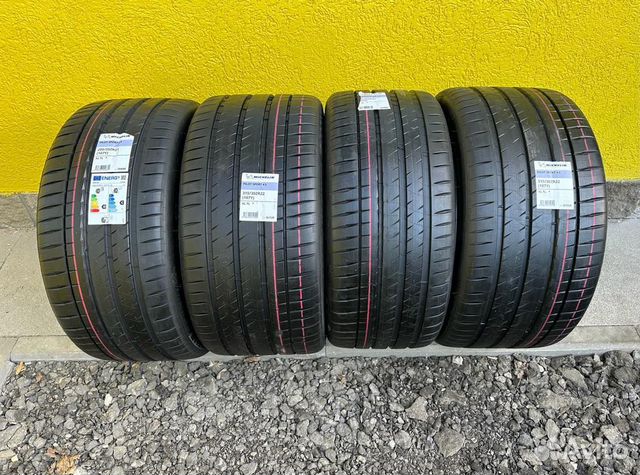 Michelin Pilot Sport 4 S 315/30 R22 и 295/35 R21