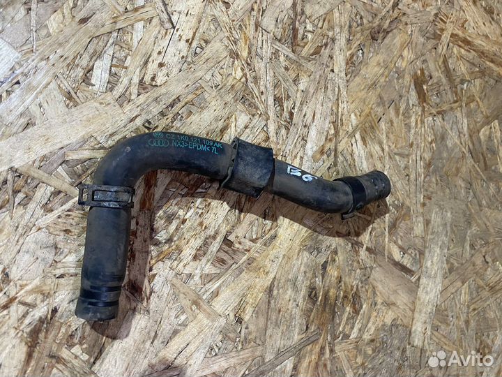 Патрубок системы охлаждения VW Passat B6 B7 05-15