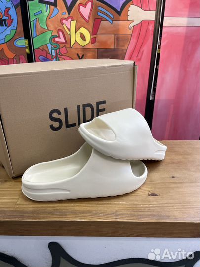 Тапочки Adidas Yeezy Slide