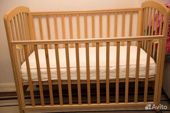 Детская кроватка