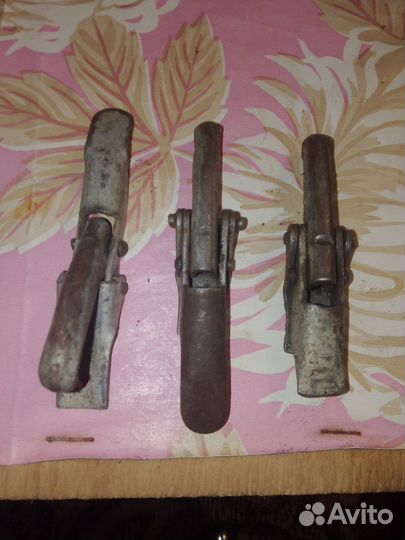 Защёлка на мотор поддон Вихрь30 25