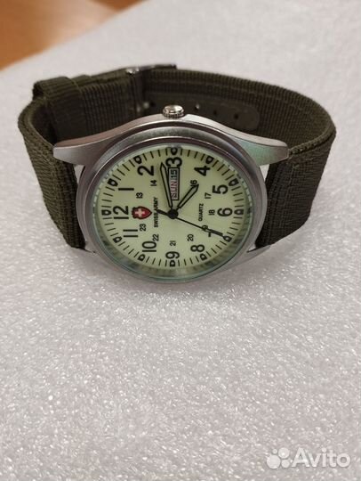 Светящиеся армейские часы Swiss Army