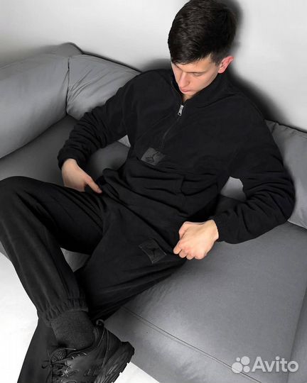 Мужской спортивный костюм на флисе