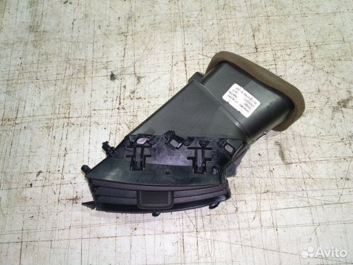 Дефлектор воздушный левый Opel Astra J 2009-2012