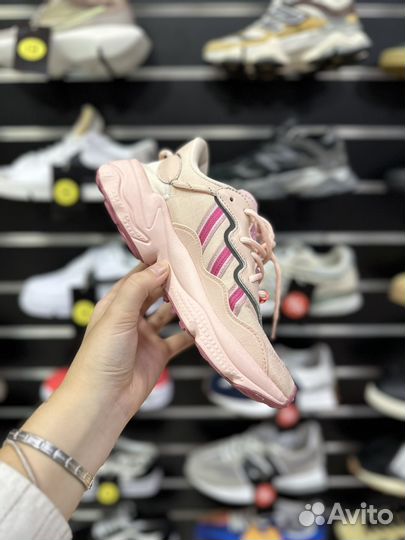 Кроссовки Adidas Ozweego