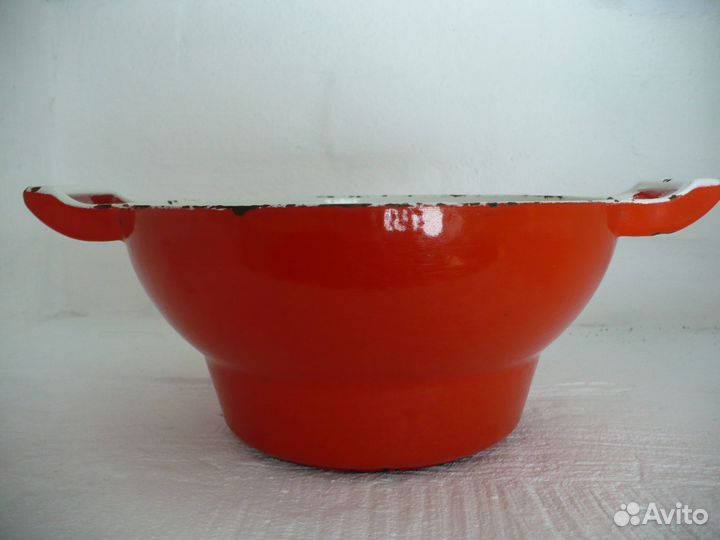 Кастрюля чугунная СССР красная, редкая форма