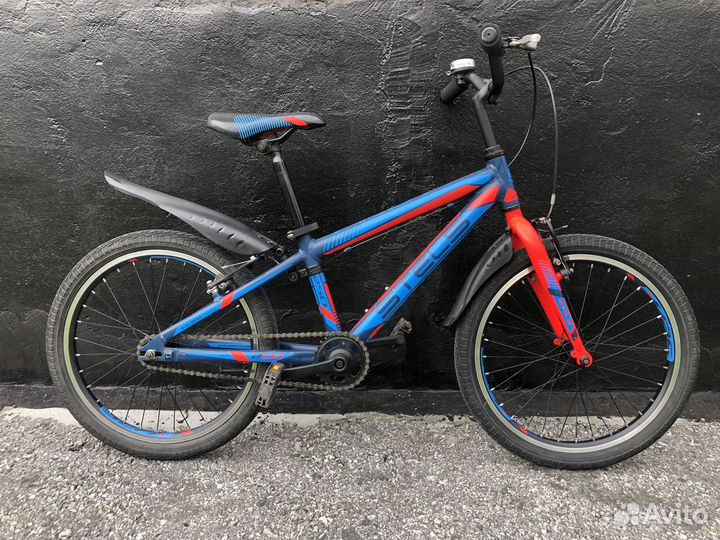 Велосипед Stels на 20 колесах алюминиевая рама