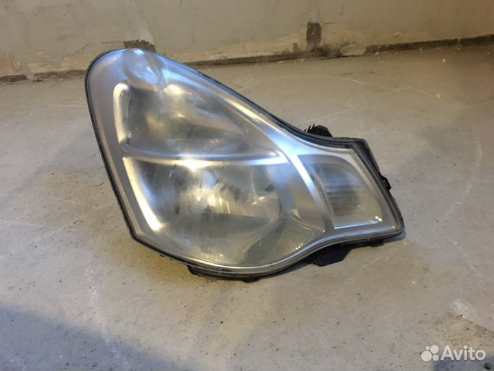 Фара битая правая Nissan Almera 3 G15 2012