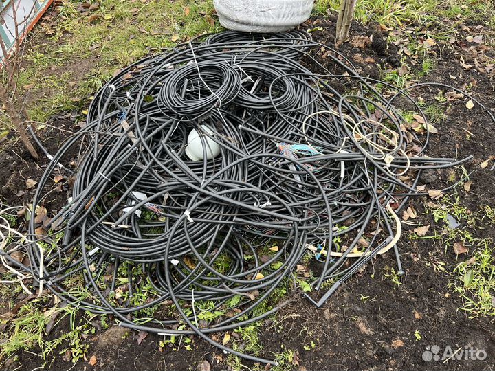 Сетевой кабель для телефона и интернета