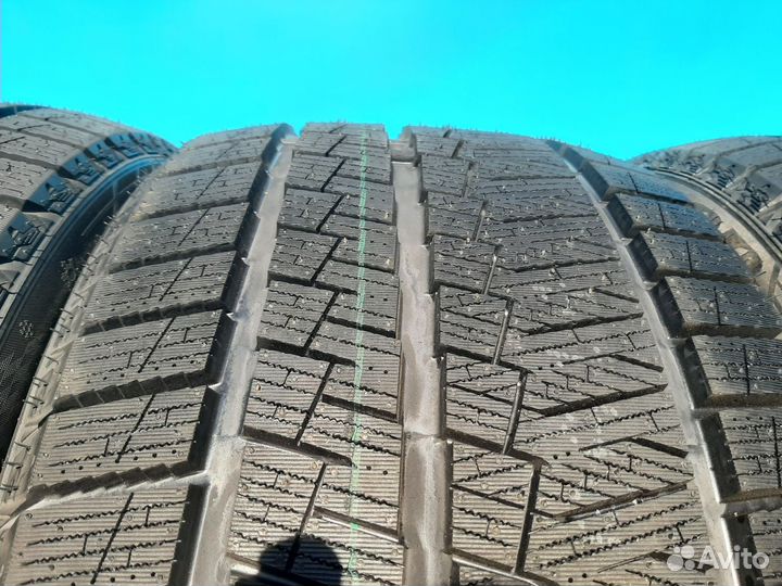 Habilead SnowShoes AW33 245/40 R18 и 275/35 R18 99V