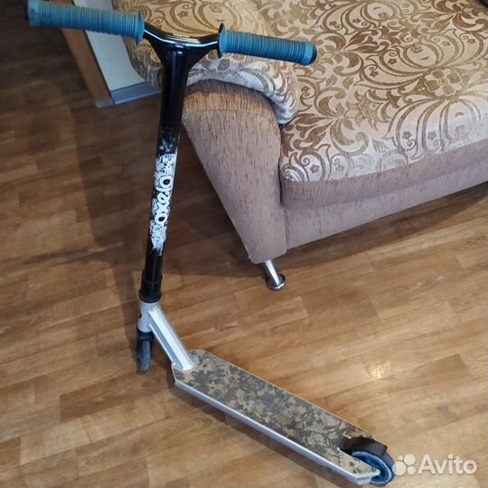 Продам трюковой самокат