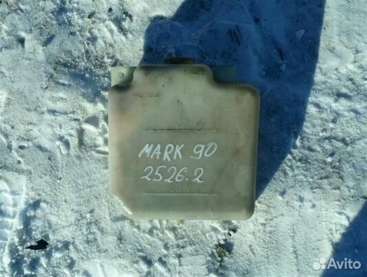 Бачок гидроусилителя Toyota Mark Ii JZX90 1JZ-GE