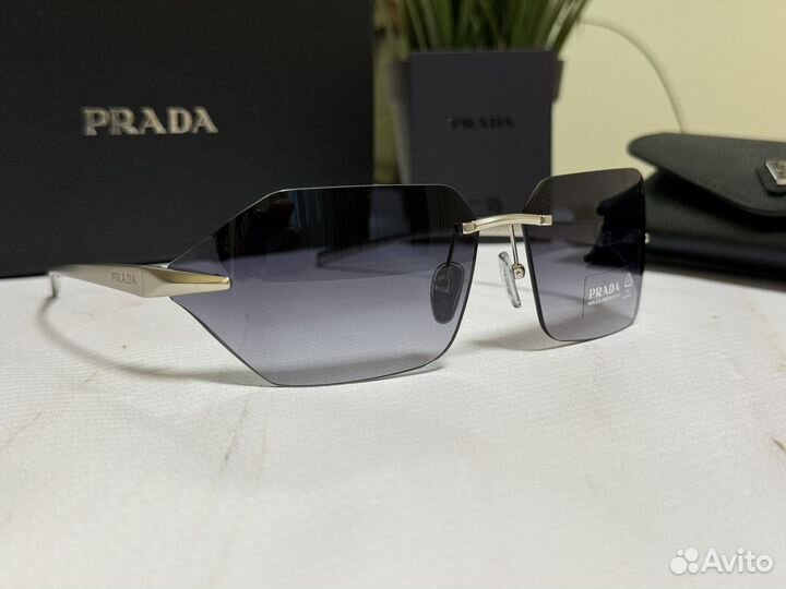 Солнцезащитные очки prada SPR A55