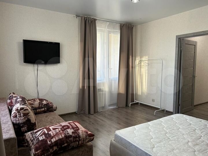 2-к. квартира, 90 м², 2/16 эт.