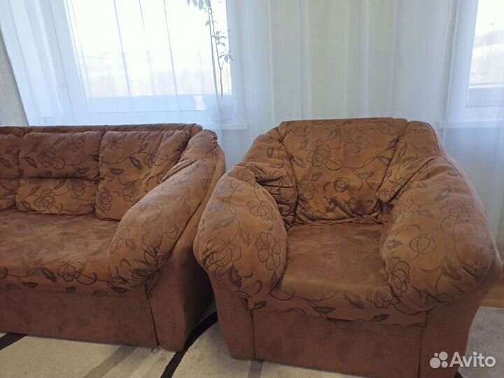 Диван и два кресла