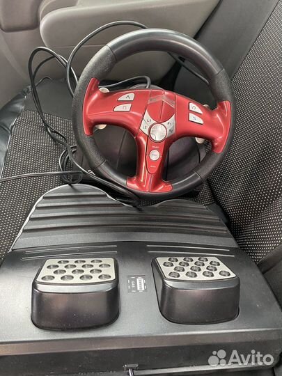 Игровой руль Genius