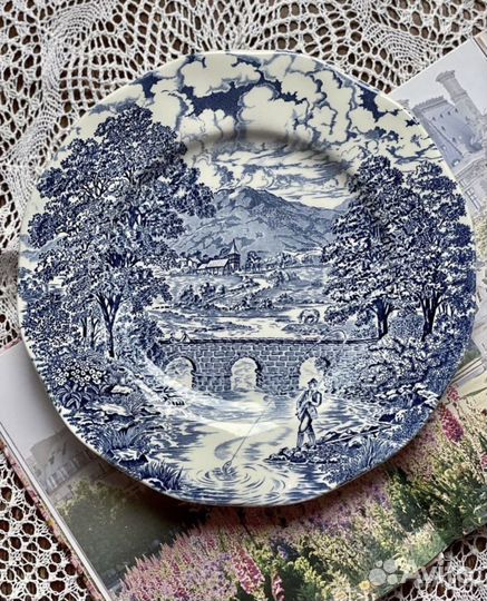 Винтажные английские тарелки, монохром