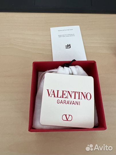 Брошь Valentino