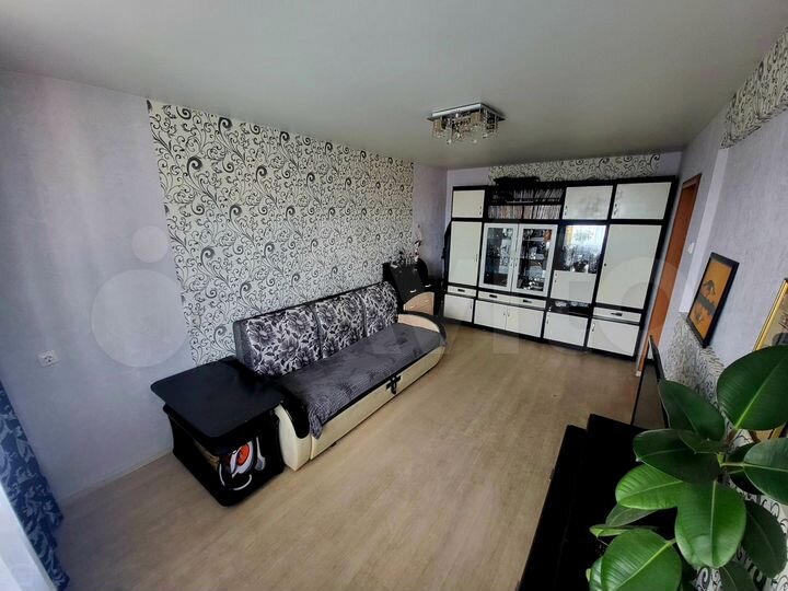 2-к. квартира, 49 м², 9/9 эт.