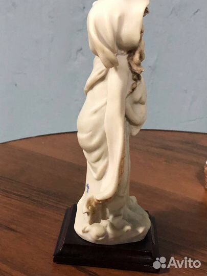 Коллекционная статуэтка Armani