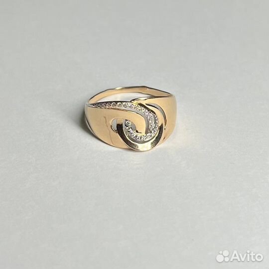 Золотое кольцо с фианитами \585\ Т20016