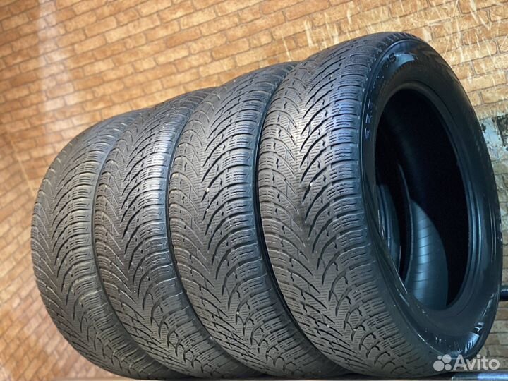 Nokian Tyres WR SUV 4 225/60 R18