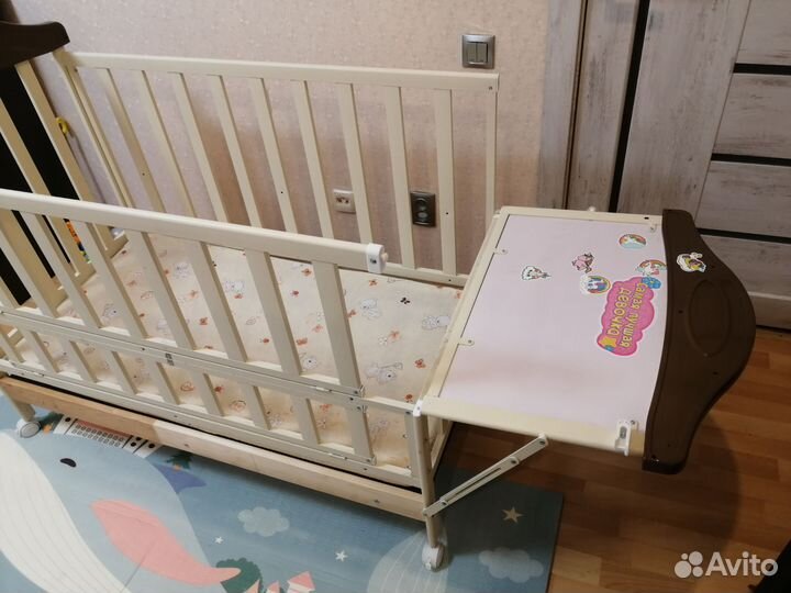 Детская кроватка