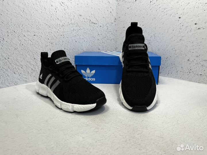 Кроссовки Adidas новые летние