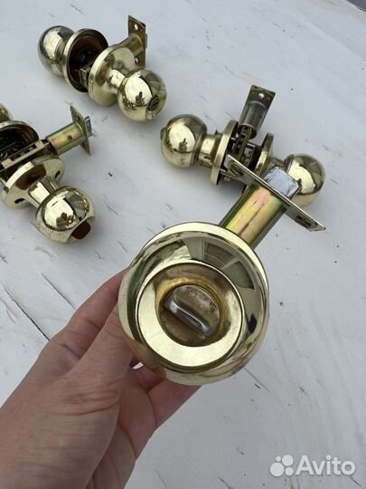 Дверные ручки межкомнатные с замком