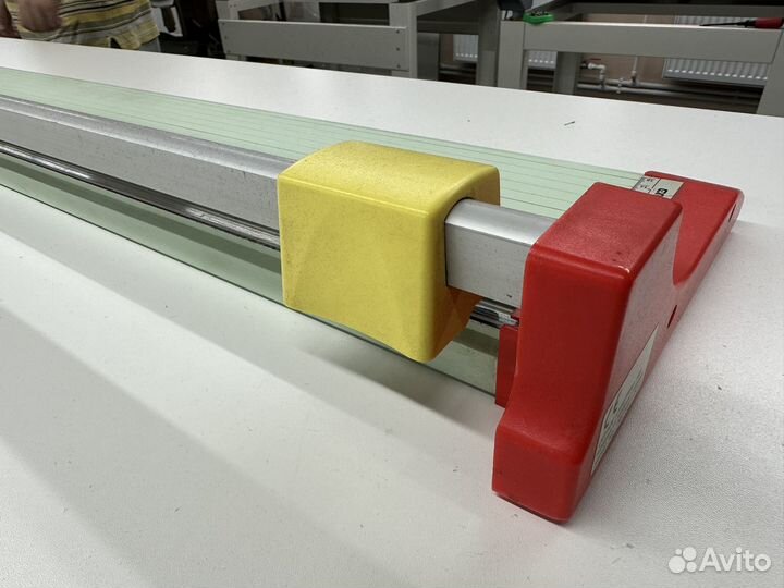 Резак для бумаги роликовый