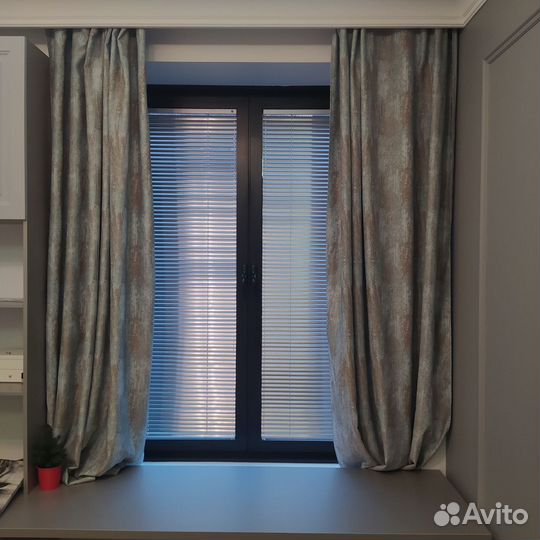 Жалюзи и рулонные шторы Москва