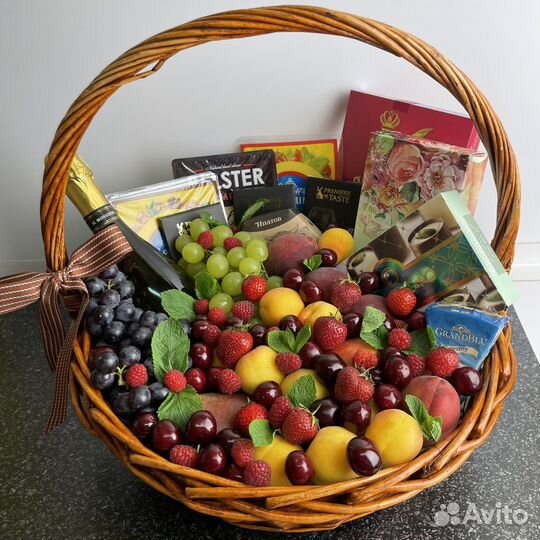 Фруктовая корзина подарок с доставкой