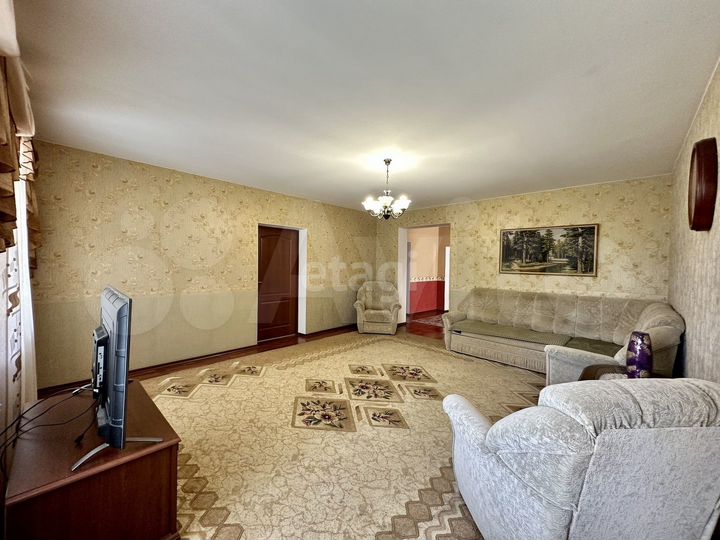 Дом 220 м² на участке 5,5 сот.