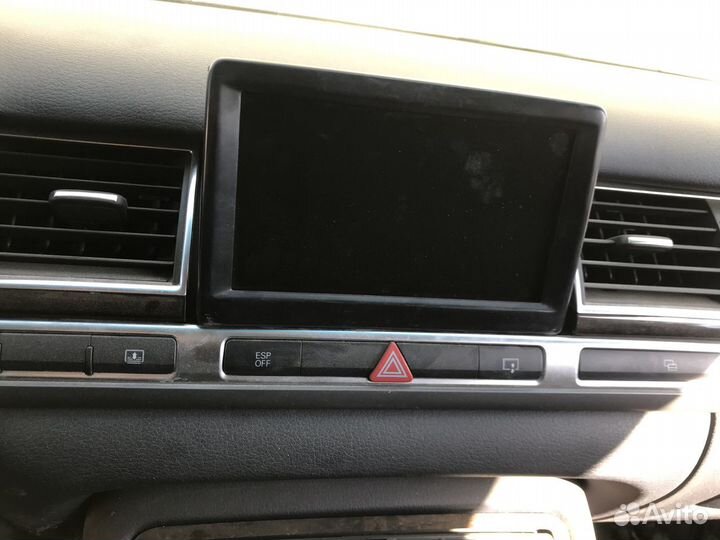 Дисплей на Audi A8 D3 3.7 2005г