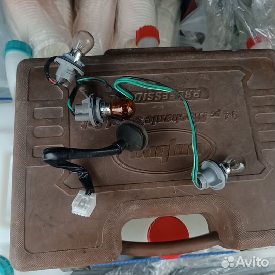 Стоп-сигнал правый nissan nv 200