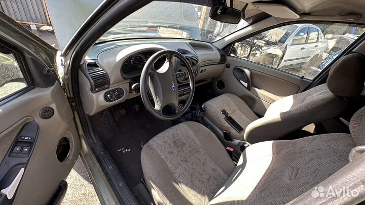 Лада Калина Хечбек в разборе