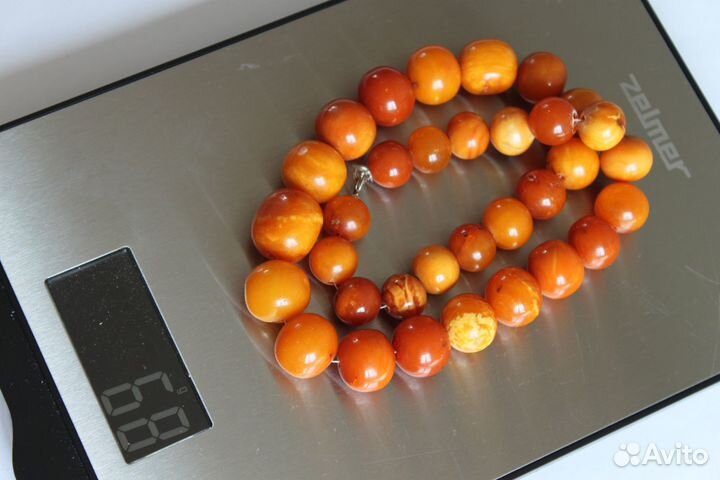 Янтарные бусы из СССР. пейзажный янтарь. вес: 68 г