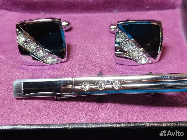 Запонки и зажим для галстука