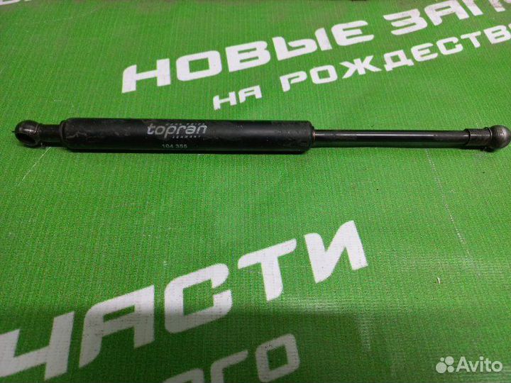 Амортизатор крышки багажника Audi 80 1987