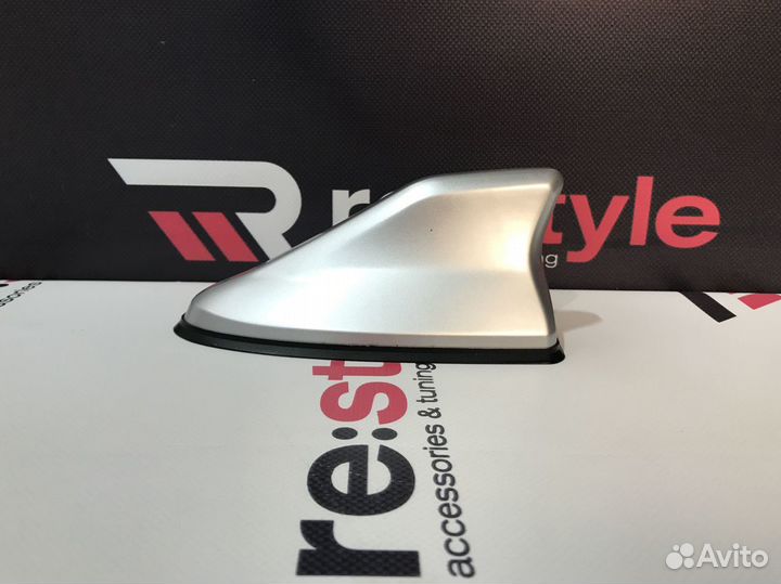 Антенна плавник на крышу Subaru D722