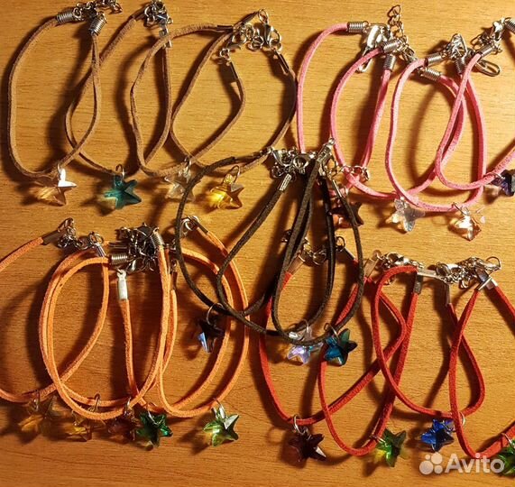 Резинки, заколки, булавки, браслеты, шляпки