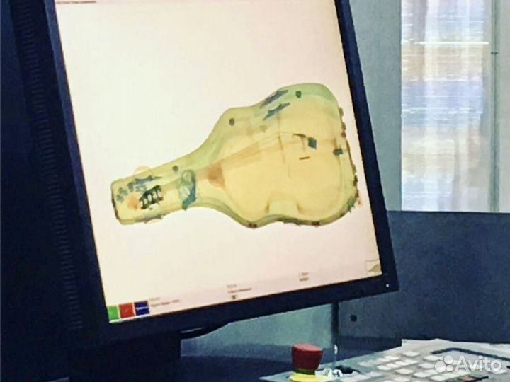 Жёсткий кейс для транспортировки контрабаса