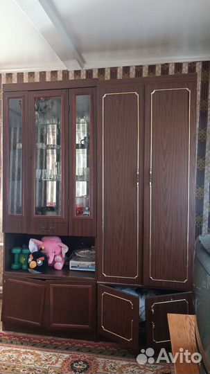 Стенка из 90-х, бесплатно